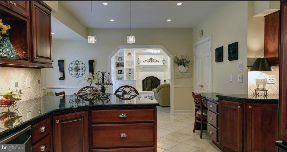 518 Post Oak Road Annapolis, MD 21401 - Photo 11 of 26 OPEN TO FAMILY ROOM