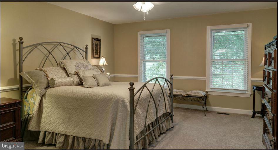 518 Post Oak Road Annapolis, MD 21401 - Photo 17 of 26 SPACIOUS SUNNY MASTER BEDROOM