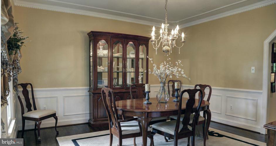 518 Post Oak Road Annapolis, MD 21401 - Photo 6 of 26 FORMAL DINING ROOM