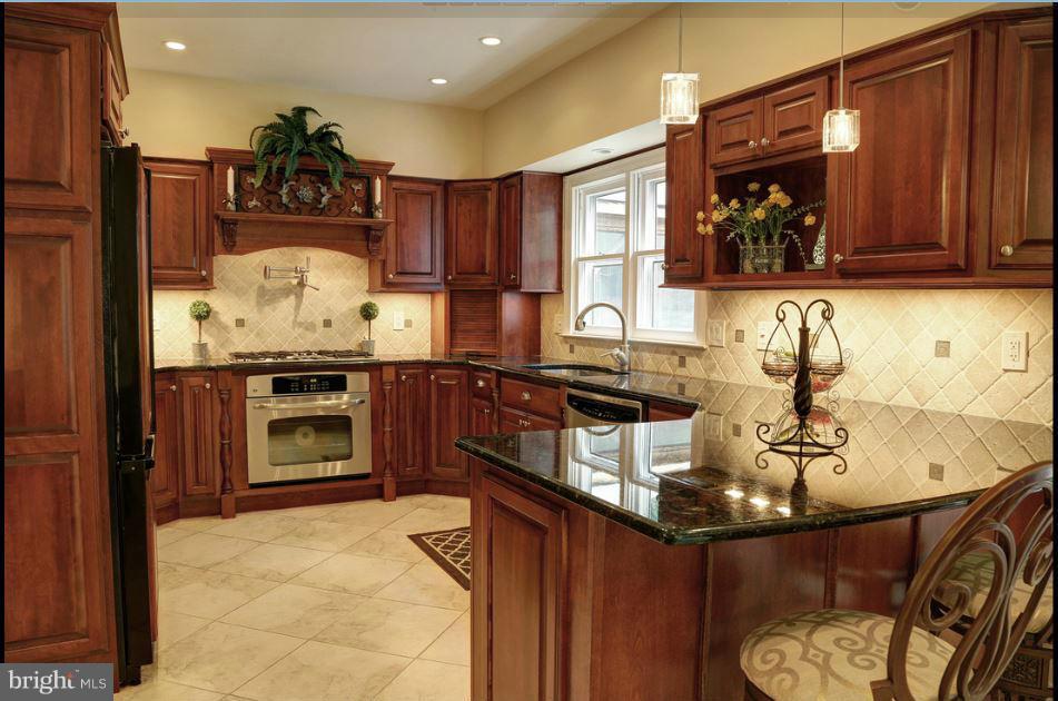 518 Post Oak Road Annapolis, MD 21401 - Photo 8 of 26 COMPLETELY REDONE !!