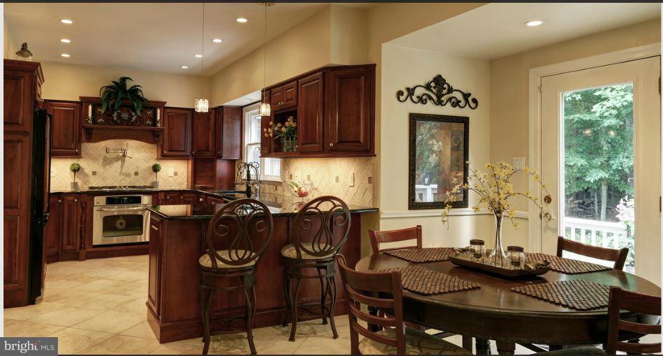 518 Post Oak Road Annapolis, MD 21401 - Photo 9 of 26 KitchenCERAMIC TILE FLOOR - DESIGNER CABINETS