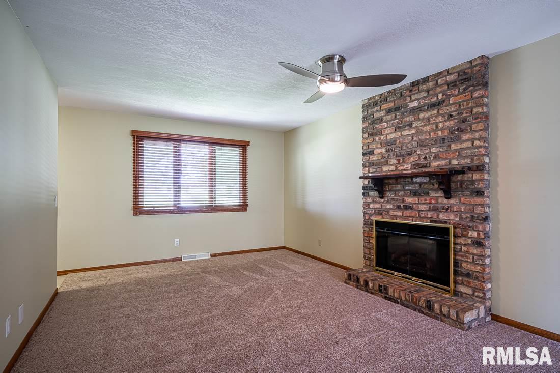 1095 Utica Ridge Court Bettendorf, IA 52722 - Photo 15 of 29 Gallery Image 15