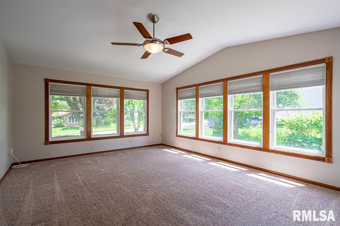 1095 Utica Ridge Court Bettendorf, IA 52722 - Photo 16 of 29 Gallery Image 16