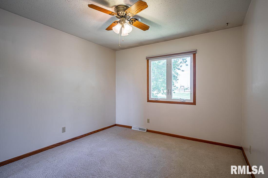 1095 Utica Ridge Court Bettendorf, IA 52722 - Photo 20 of 29 Gallery Image 20