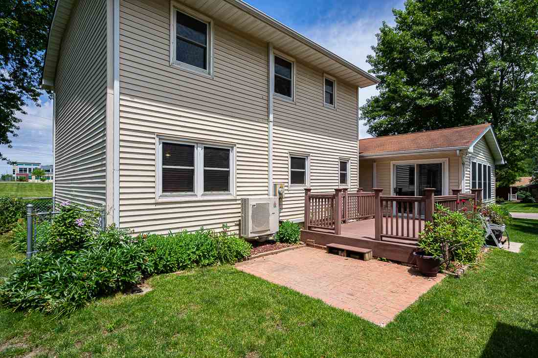 1095 Utica Ridge Court Bettendorf, IA 52722 - Photo 28 of 29 Gallery Image 28