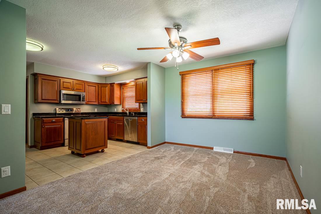 1095 Utica Ridge Court Bettendorf, IA 52722 - Photo 8 of 29 Gallery Image 8
