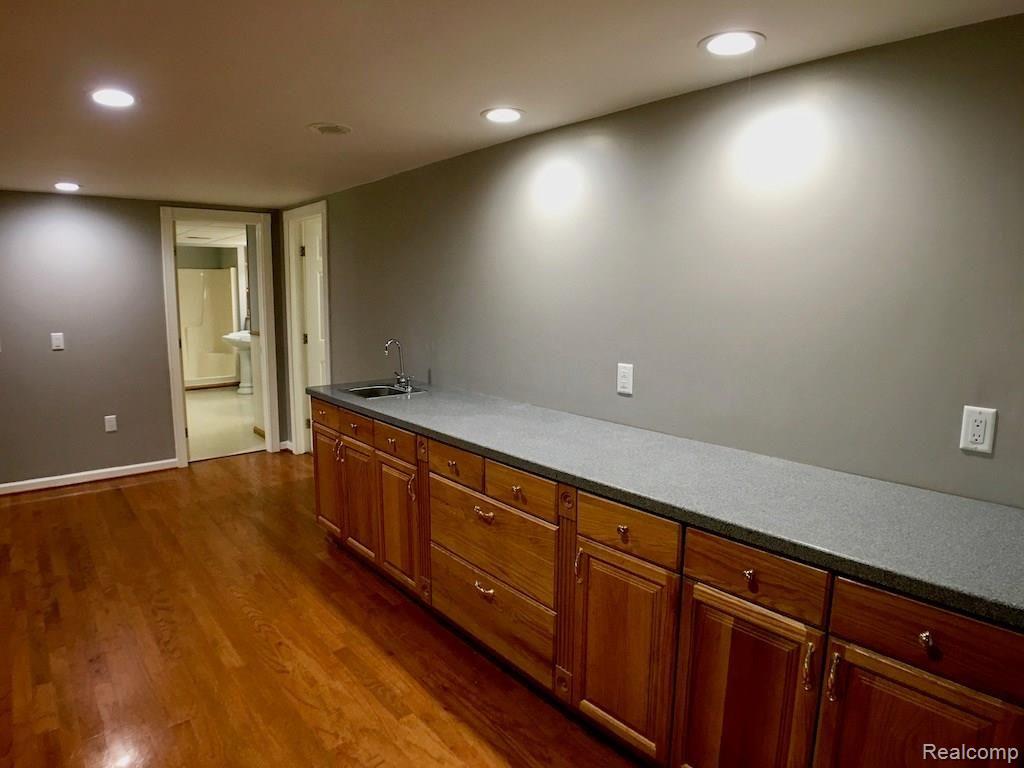 2245 Addaleen Road Highland, MI 48357 - Photo 34 of 50 36-FamilyRm.jpg