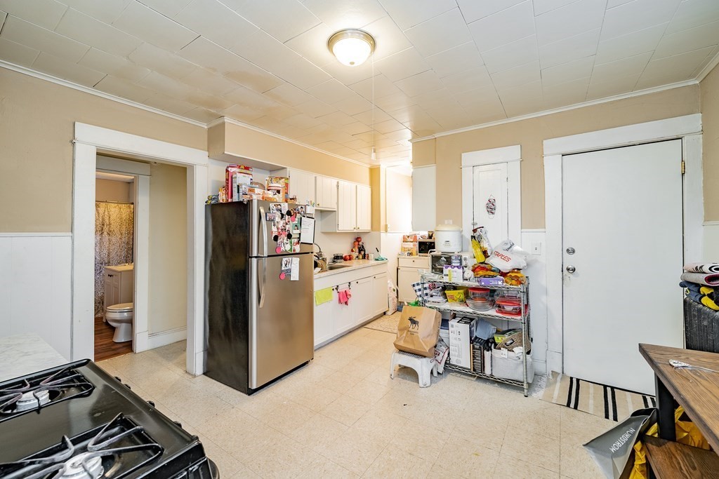 189-191 Corthell Street Springfield, MA 01151 - Photo 7 of 27