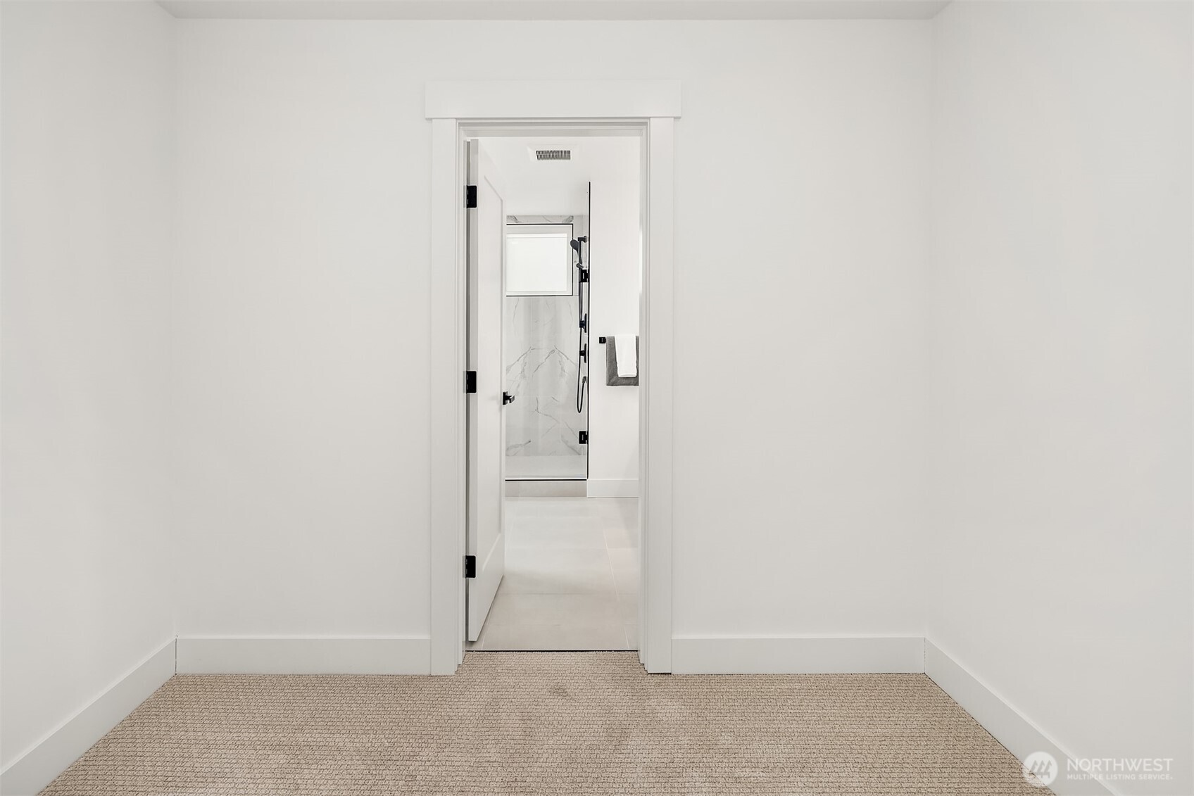 723 18th Avenue Seattle, WA 98122 - Photo 18 of 28