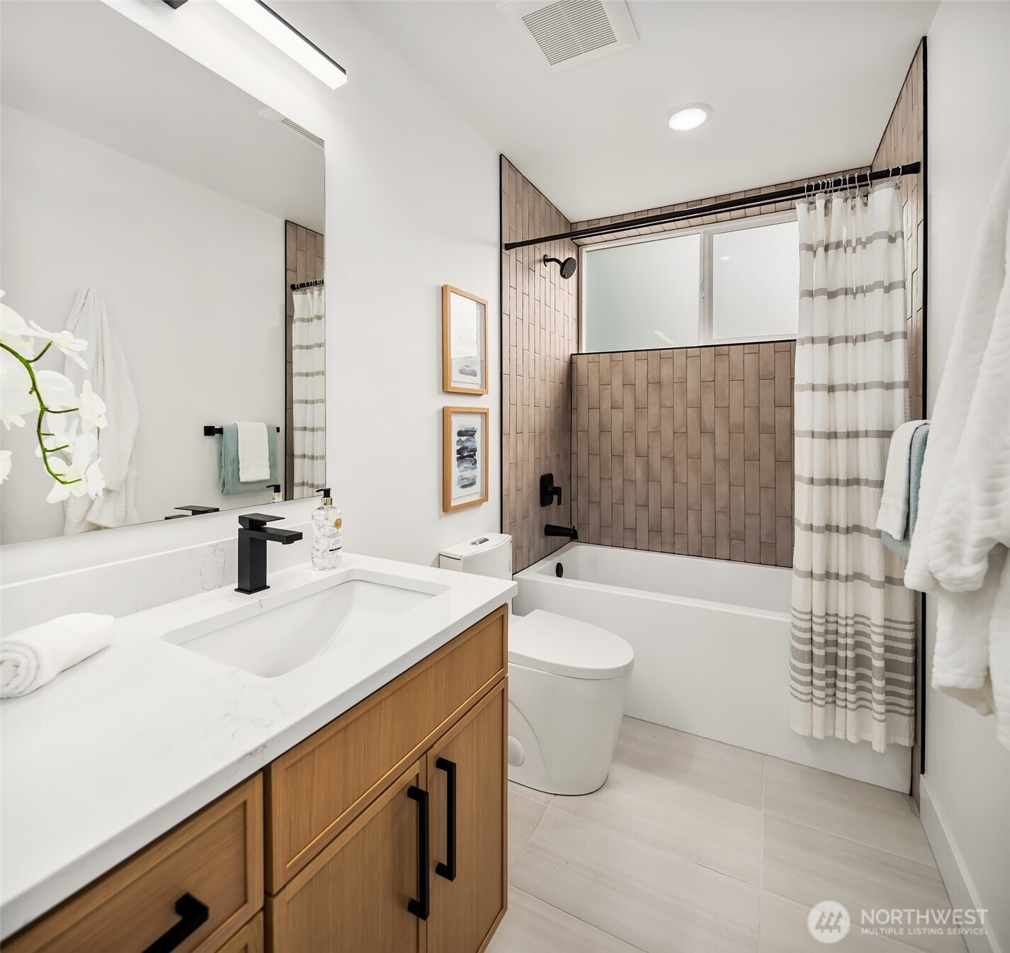 723 18th Avenue Seattle, WA 98122 - Photo 25 of 28