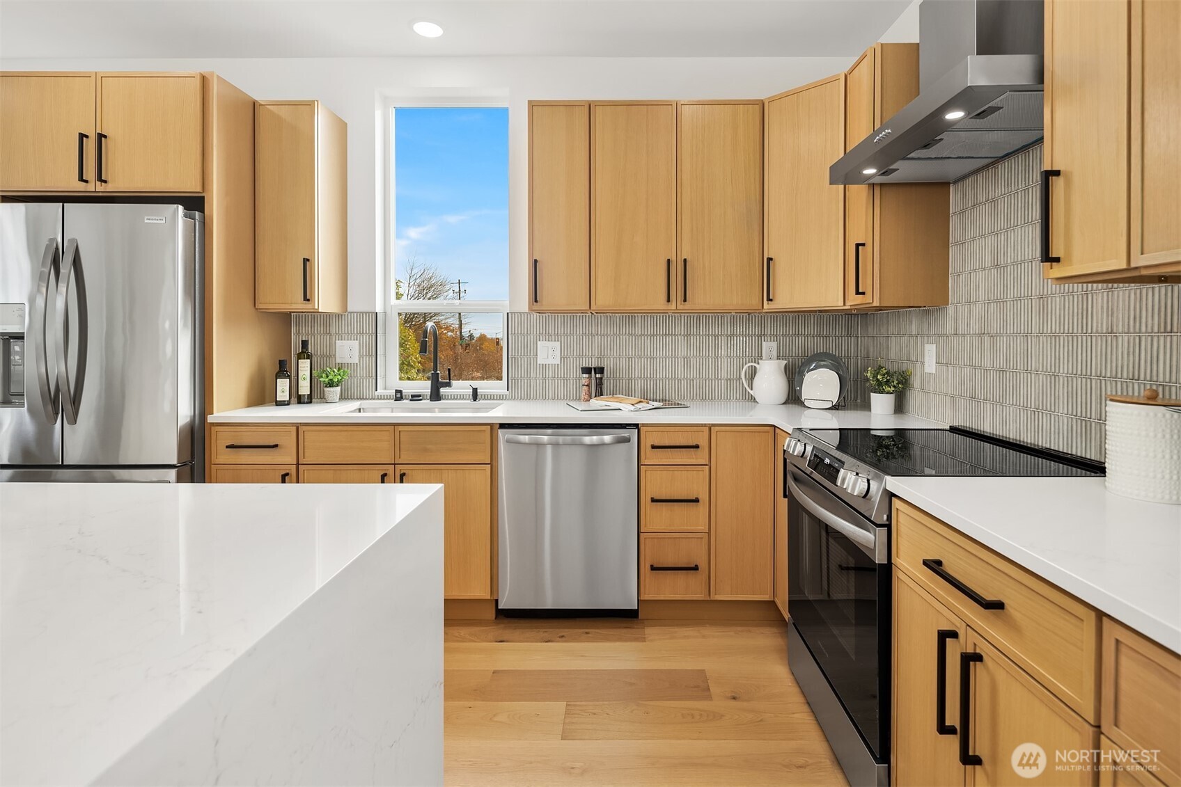 723 18th Avenue Seattle, WA 98122 - Photo 5 of 28