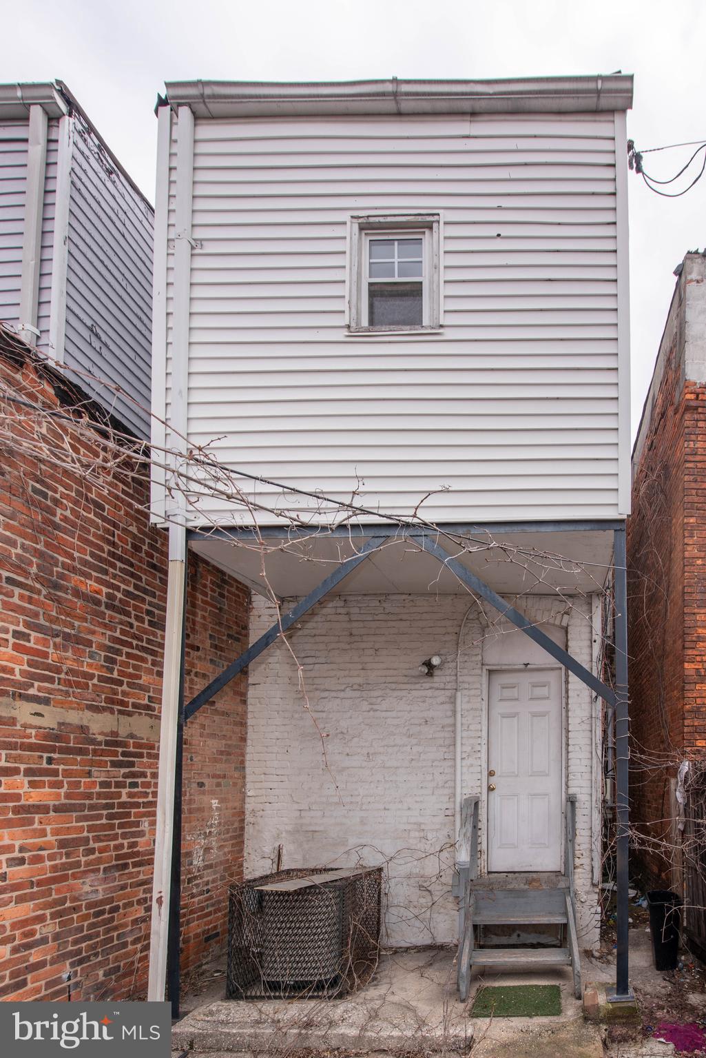 504 South Pulaski Street Baltimore, MD 21223 - Photo 3 of 34