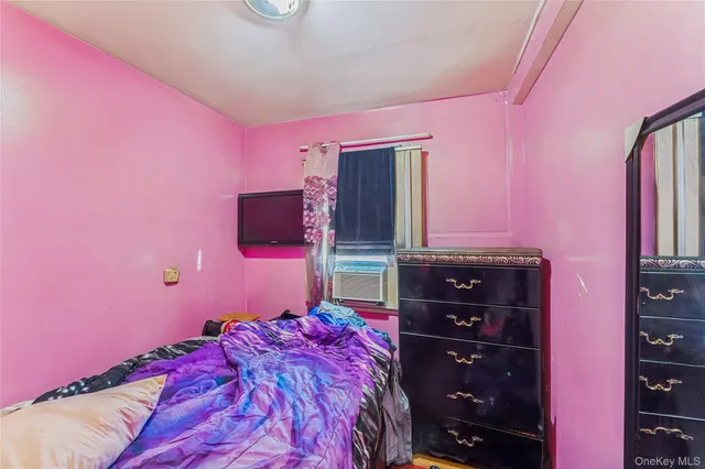 $649,000 | 194-31 114th Road | St. Albans