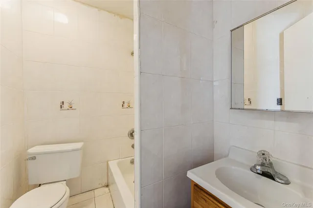 $649,000 | 194-31 114th Road | St. Albans