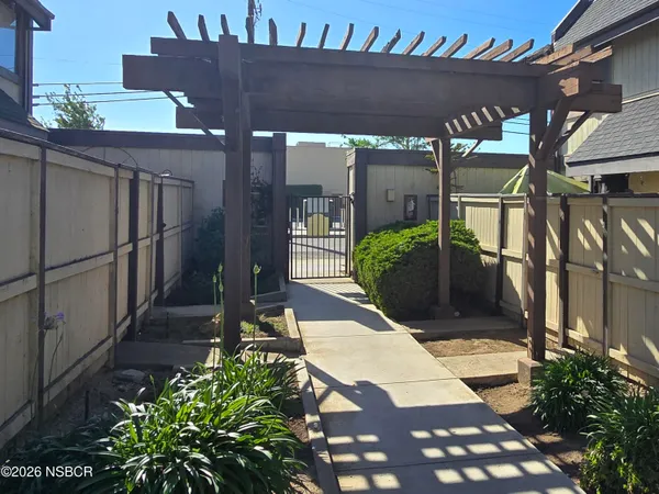 $399,000 | 1960 McClelland Street, Unit 11, Santa Maria, CA 93454