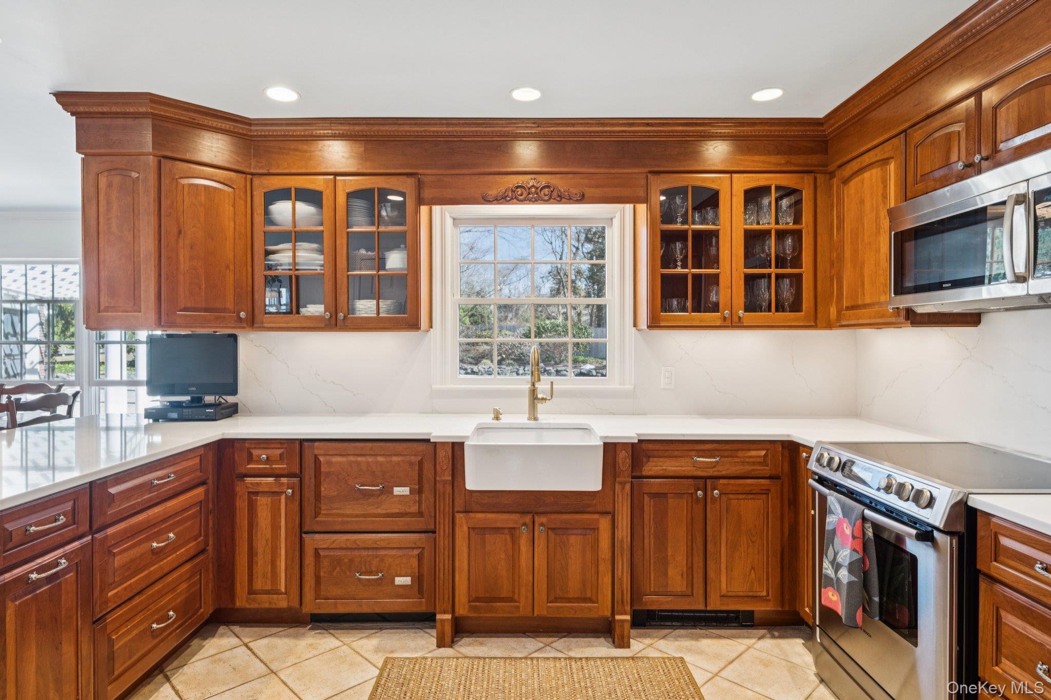 31 Fox Hunt Lane Cold Spring Harbor, NY 11724 - Photo 11 of 50