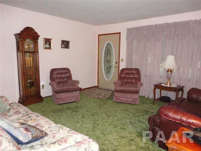 307 Sheridan Road Pekin, IL 61554 - Photo 2 of 10 Gallery Image 2