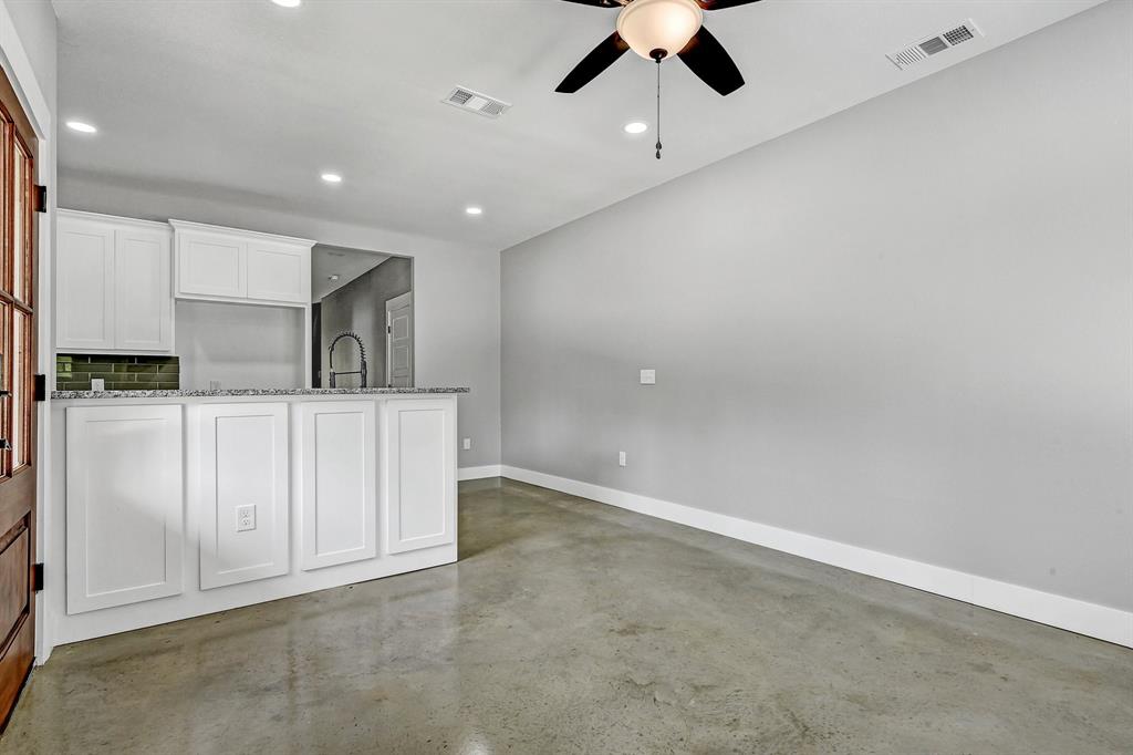 1323 South 5th Avenue Denison, TX 75021 - Photo 5 of 26