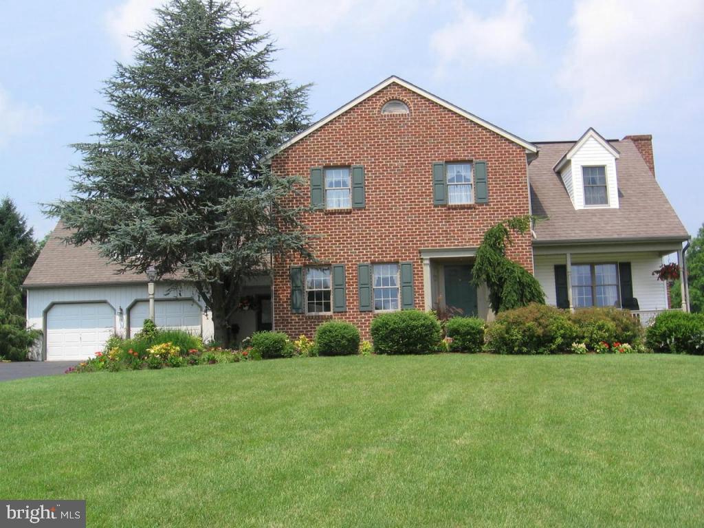 15 Strawberry Lane Lititz, PA 17543 - Photo 1 of 9 Gallery Image 1