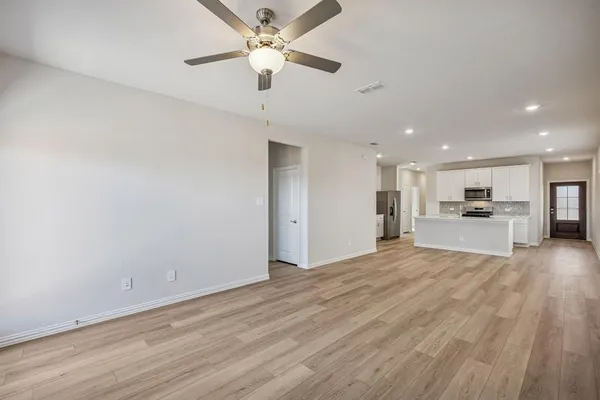 $1,995 | 805 Leavenworth Drive, McKinney, TX 75071