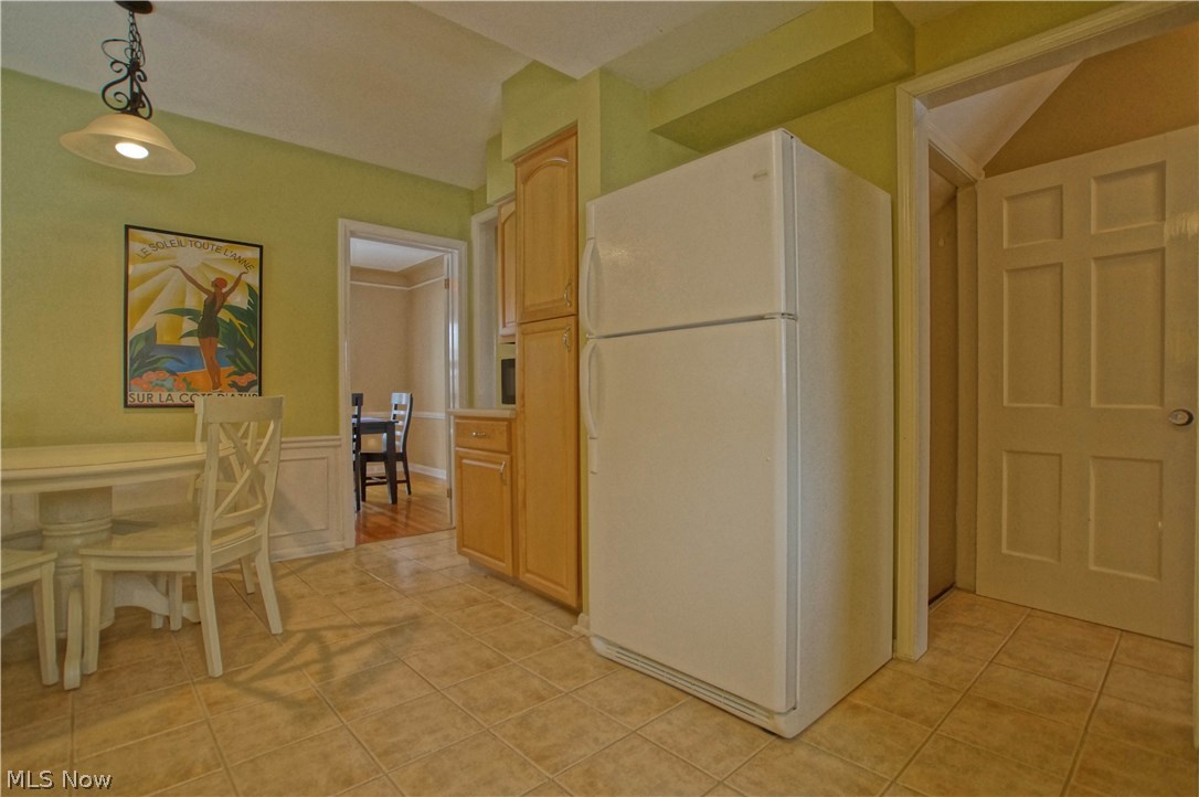 2437 Channing Road Cleveland, OH 44118 - Photo 8 of 27