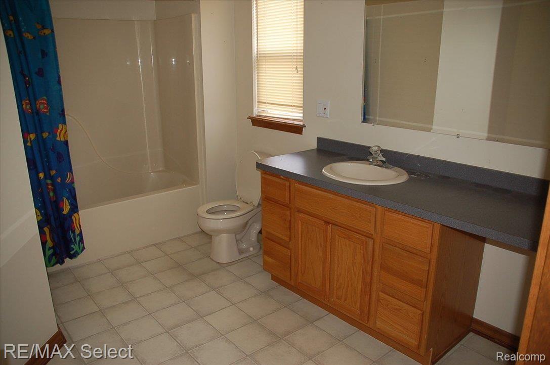 2375 Summit Cedar Howell, MI 48855 - Photo 10 of 12 DSC_0658