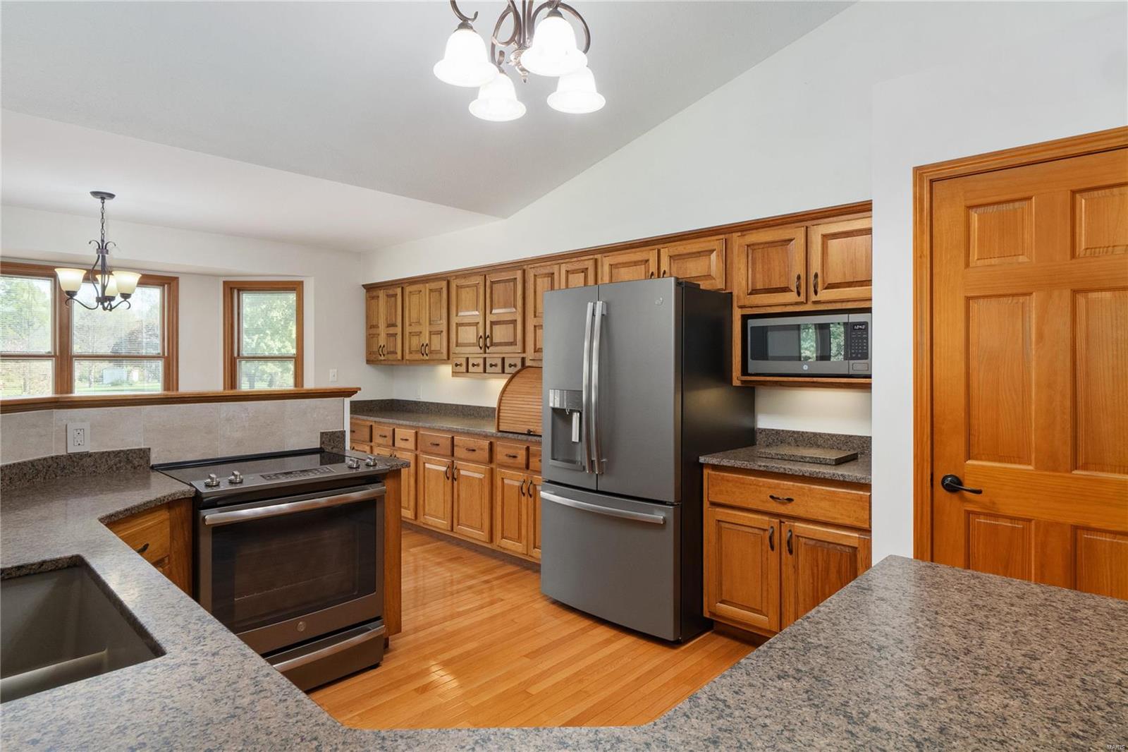 8415 East Mill Creek Road Troy, IL 62294 - Photo 12 of 43