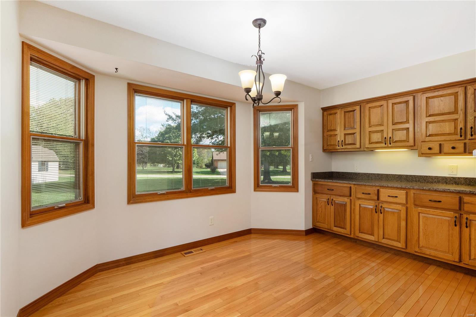 8415 East Mill Creek Road Troy, IL 62294 - Photo 14 of 43