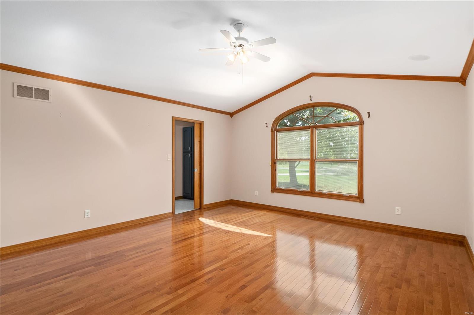 8415 East Mill Creek Road Troy, IL 62294 - Photo 15 of 43