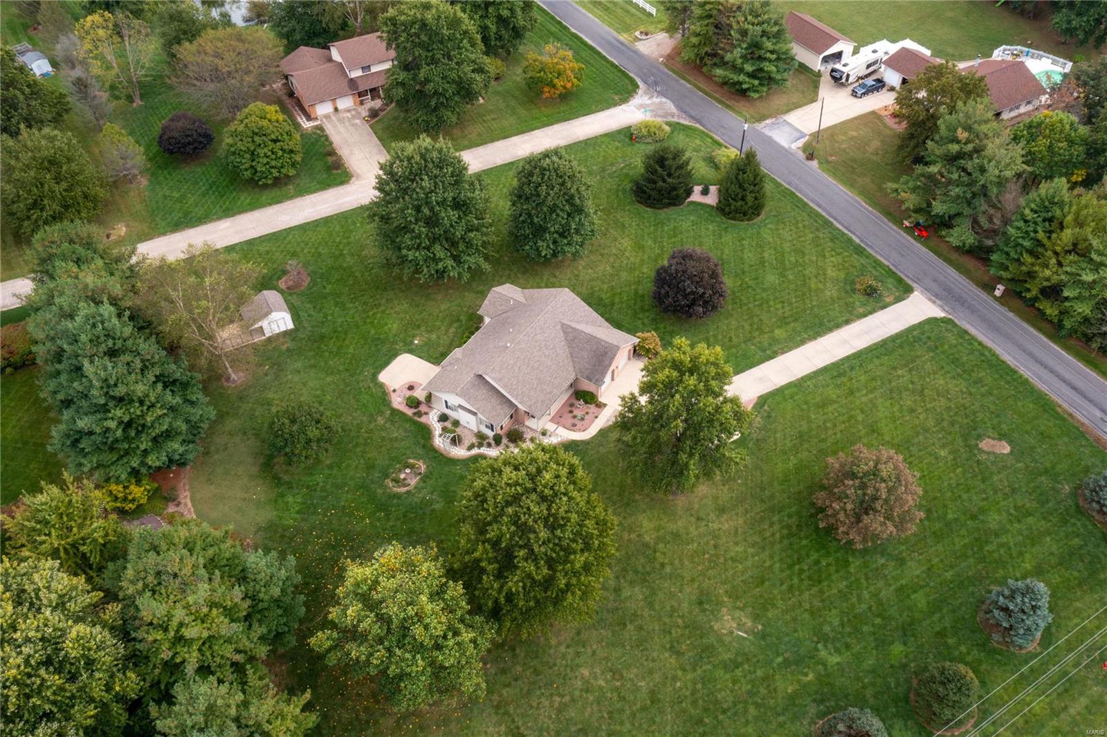 8415 East Mill Creek Road Troy, IL 62294 - Photo 30 of 43