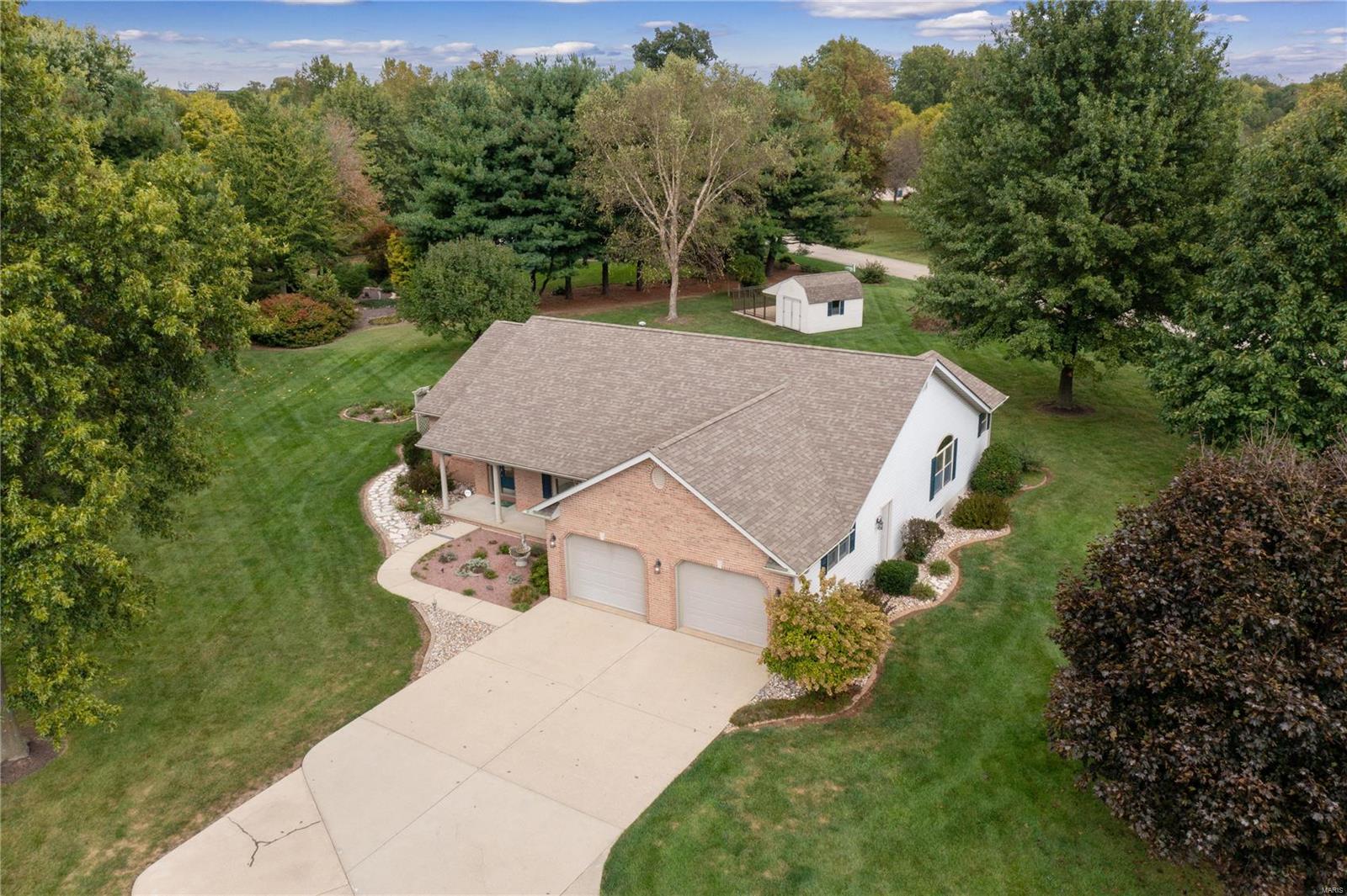 8415 East Mill Creek Road Troy, IL 62294 - Photo 31 of 43