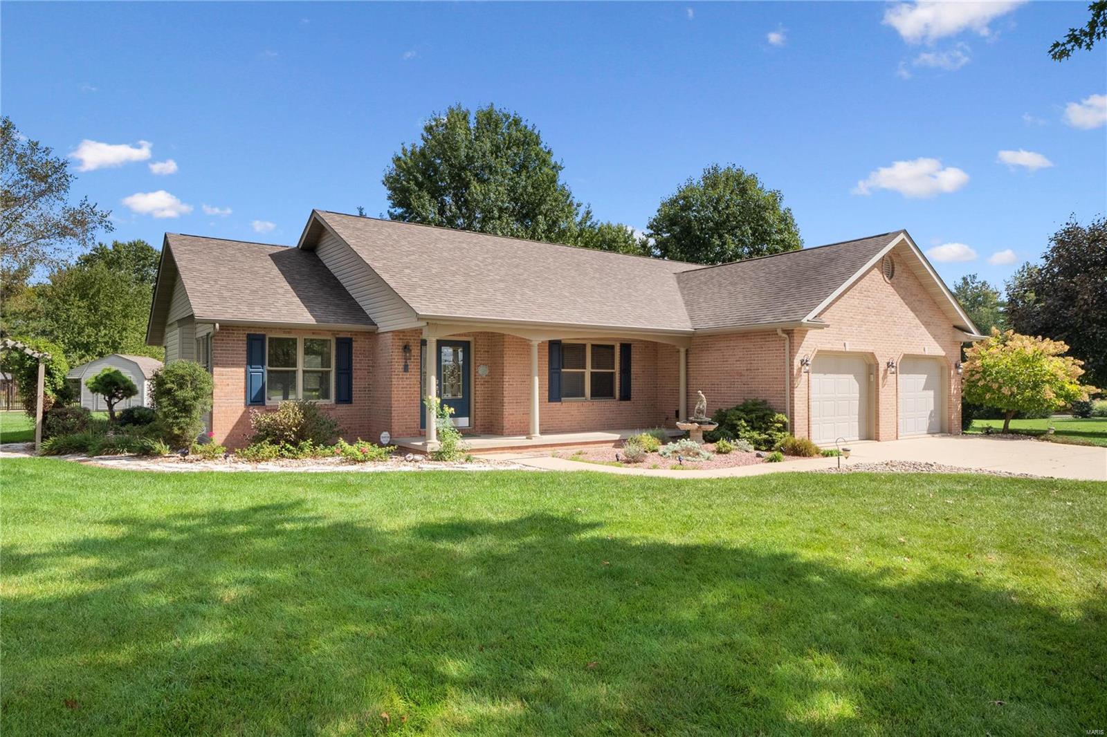 8415 East Mill Creek Road Troy, IL 62294 - Photo 32 of 43
