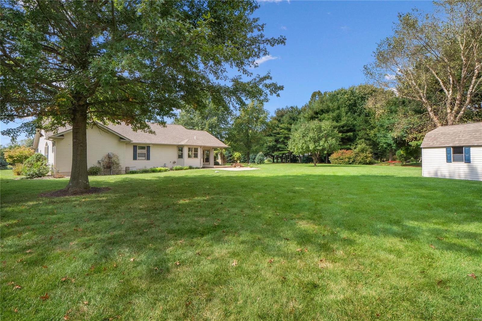 8415 East Mill Creek Road Troy, IL 62294 - Photo 37 of 43