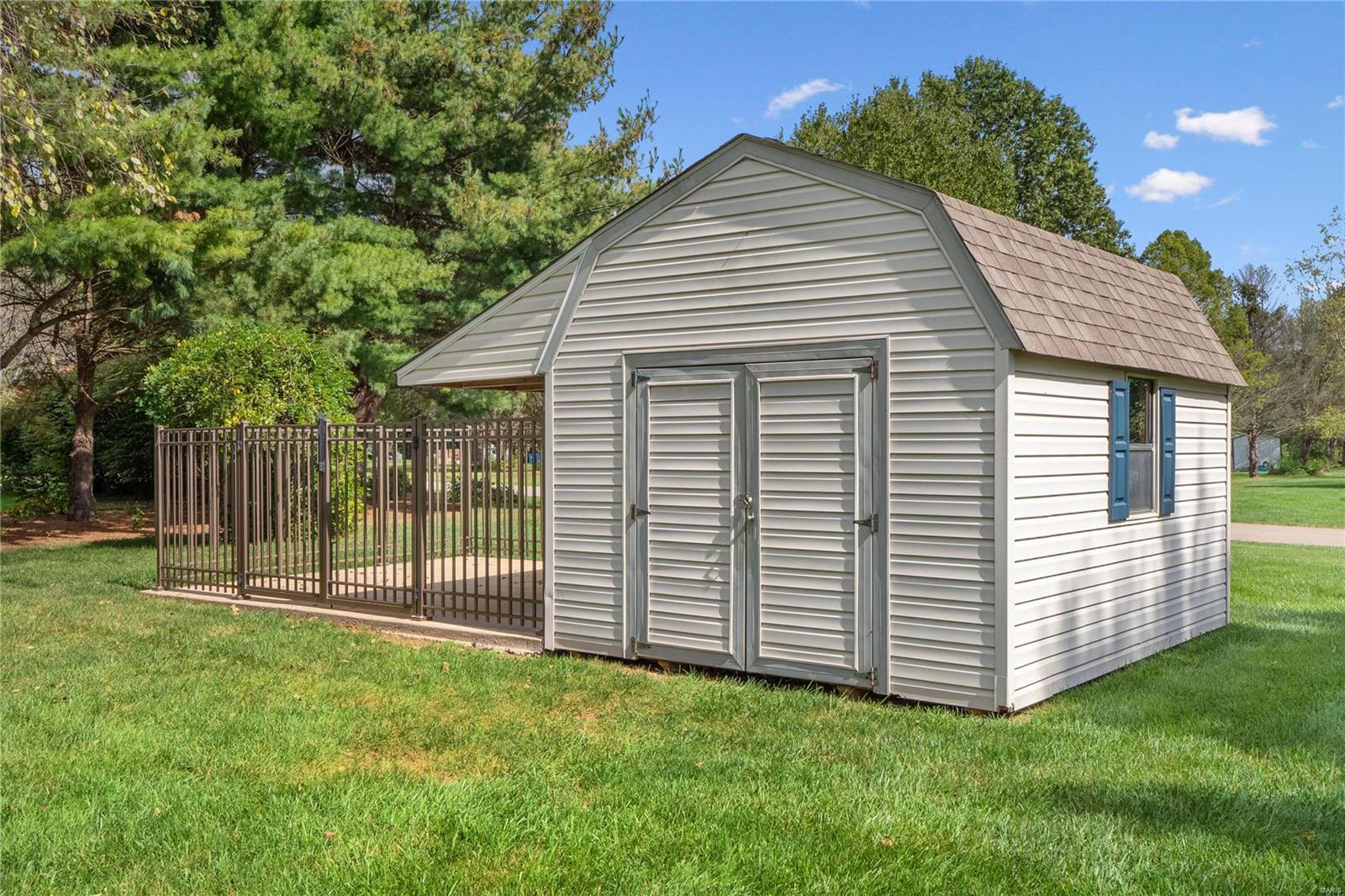 8415 East Mill Creek Road Troy, IL 62294 - Photo 41 of 43