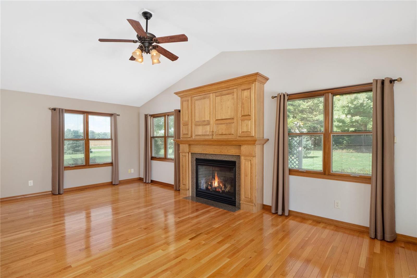 8415 East Mill Creek Road Troy, IL 62294 - Photo 6 of 43