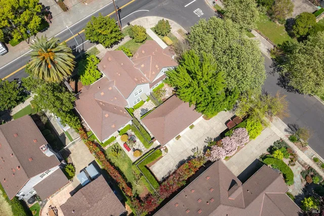 $1,295,000 | 745 East Napa Street, Sonoma, CA 95476