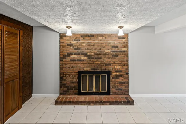 $295,900 | 232 Sherwood Drive, Glen Carbon, IL 62034