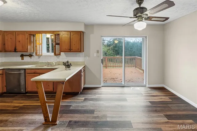 $295,900 | 232 Sherwood Drive, Glen Carbon, IL 62034