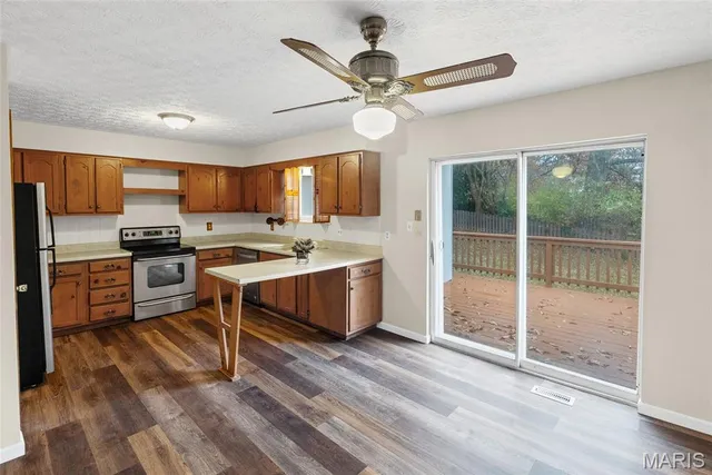 $295,900 | 232 Sherwood Drive, Glen Carbon, IL 62034