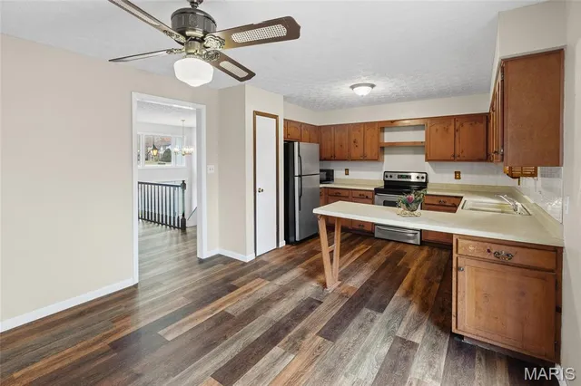 $295,900 | 232 Sherwood Drive, Glen Carbon, IL 62034