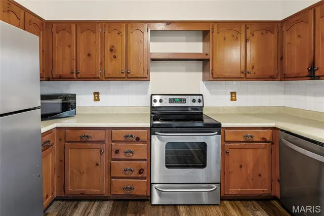 $295,900 | 232 Sherwood Drive, Glen Carbon, IL 62034