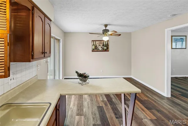 $295,900 | 232 Sherwood Drive, Glen Carbon, IL 62034