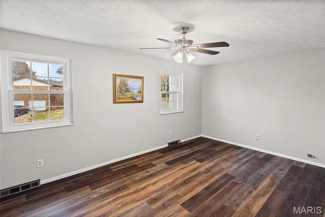 $295,900 | 232 Sherwood Drive, Glen Carbon, IL 62034