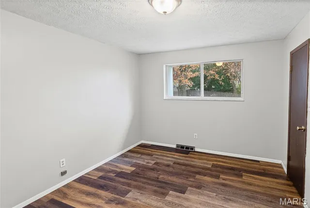 $295,900 | 232 Sherwood Drive, Glen Carbon, IL 62034