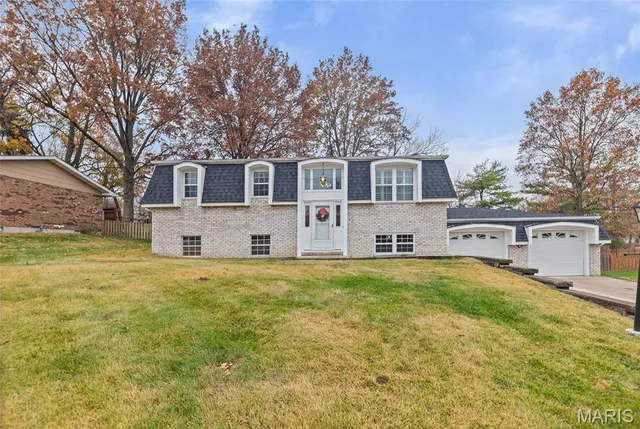 $295,900 | 232 Sherwood Drive, Glen Carbon, IL 62034