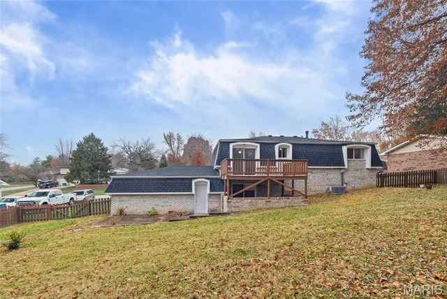 $295,900 | 232 Sherwood Drive, Glen Carbon, IL 62034