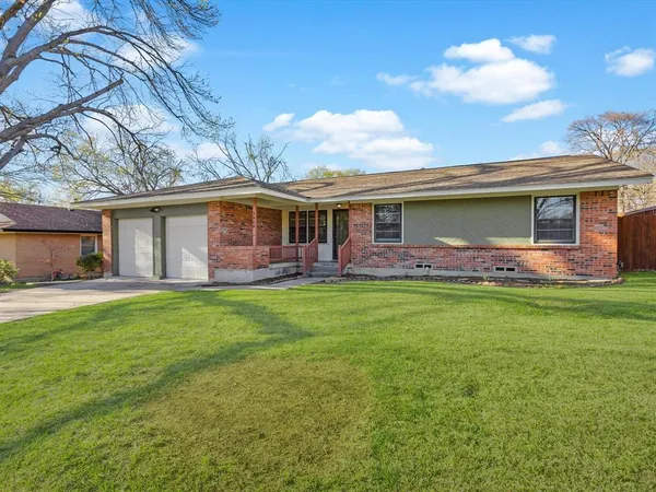 $1,900 | 3404 Cromart Avenue, Fort Worth, TX 76133