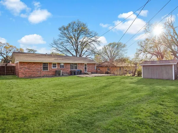 $1,900 | 3404 Cromart Avenue, Fort Worth, TX 76133