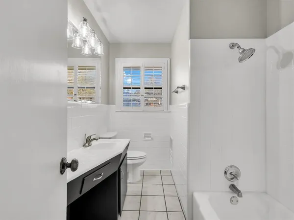 $1,900 | 3404 Cromart Avenue, Fort Worth, TX 76133