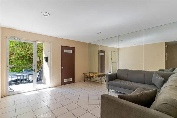 $2,795 | 13543 Moorpark Street, Unit 7, Sherman Oaks, CA 91423